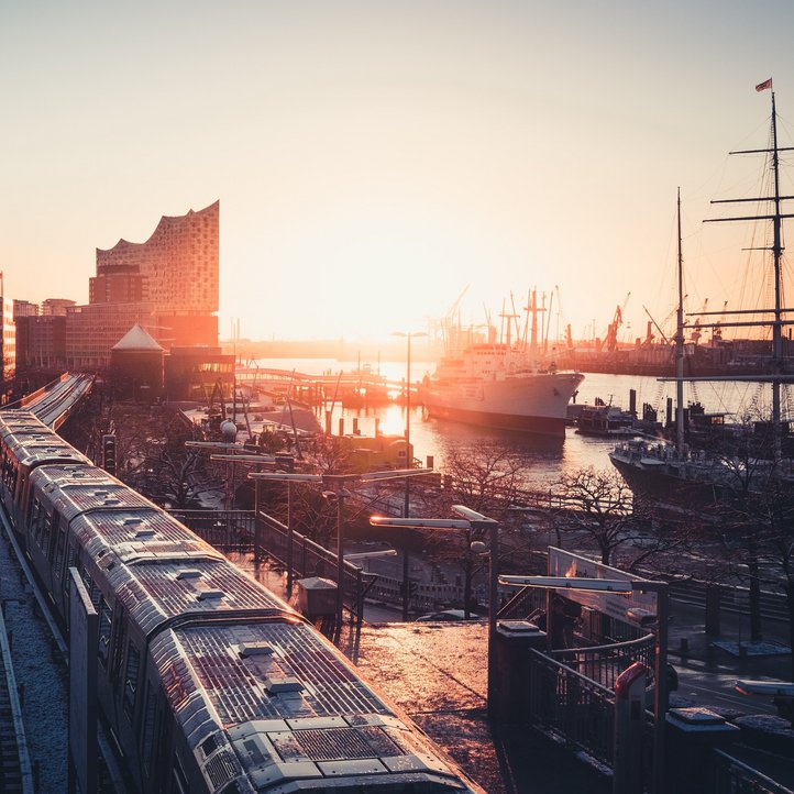 Hamburg bei Sonnenuntergang
