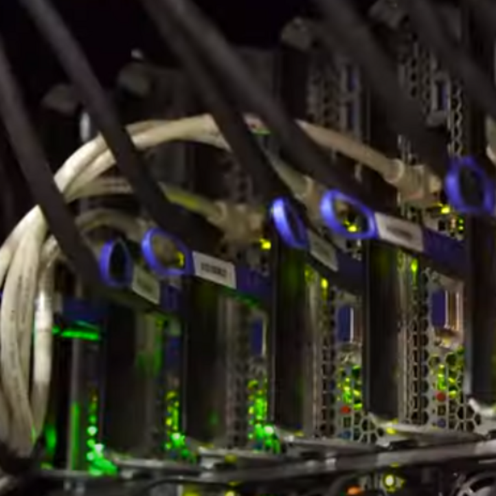 Kabel und Schaltkreise aus dem Inneren des Suptercomputers Jülich