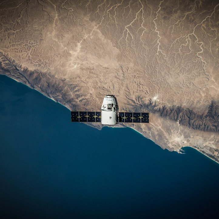 Aufnahme eines Satelliten von oben 